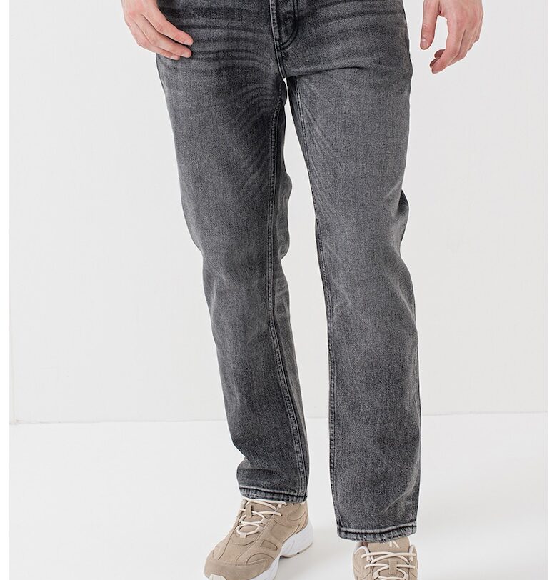 Прави дънки HUGO