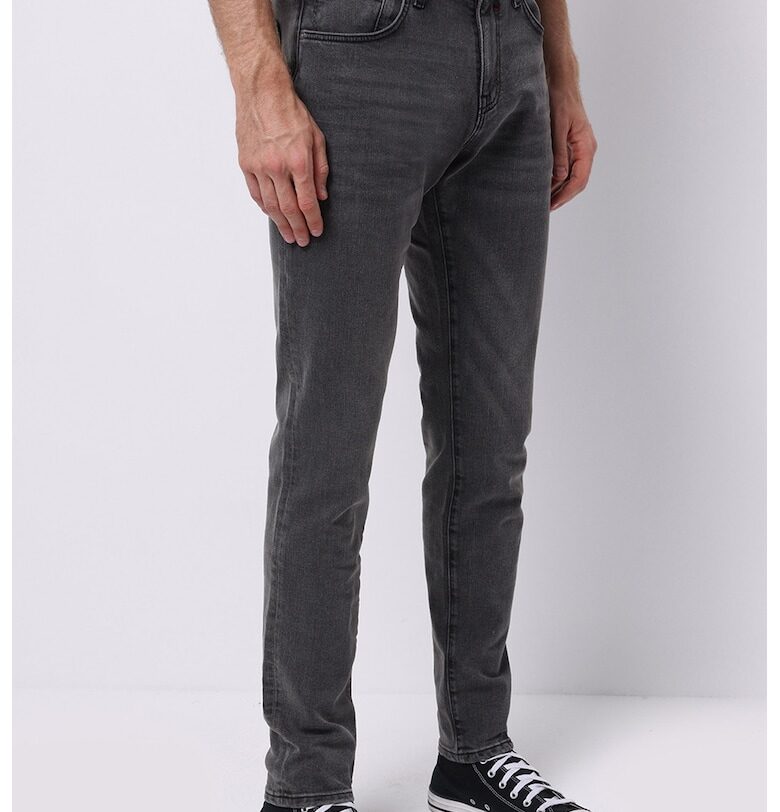 Прави едноцветни дънки COLINS