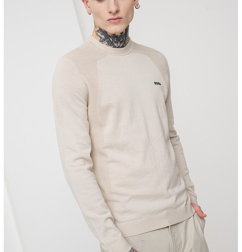 Пуловер Momentum Lite с овално деколте BOSS