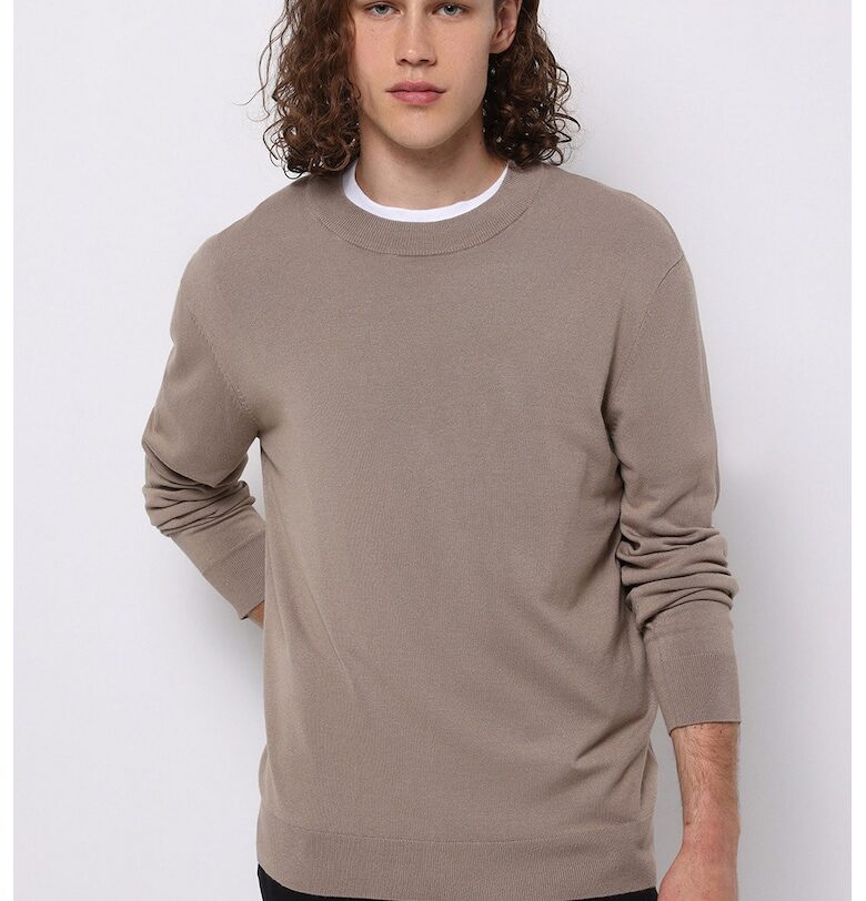 Пуловер с овално деколте COLINS