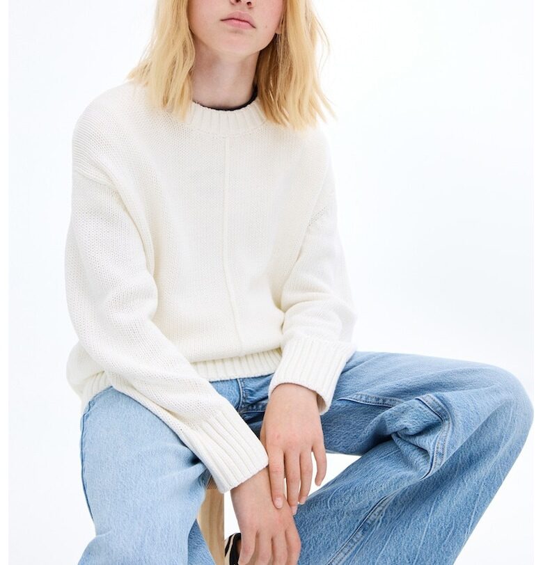 Пуловер с овално деколте Mango