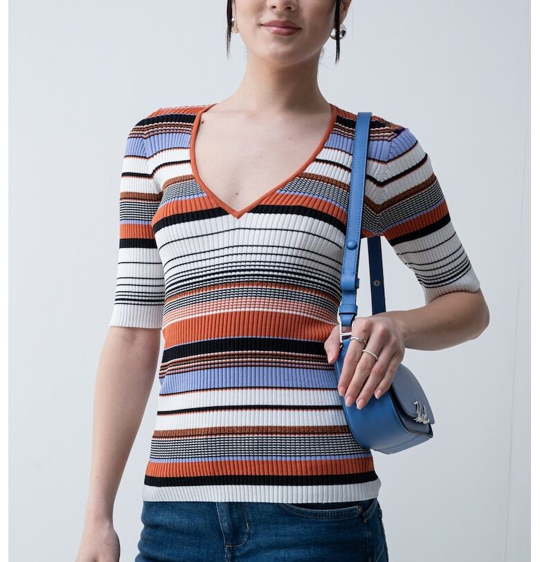 Пуловер с шпиц и 3/4 ръкави Liu Jo