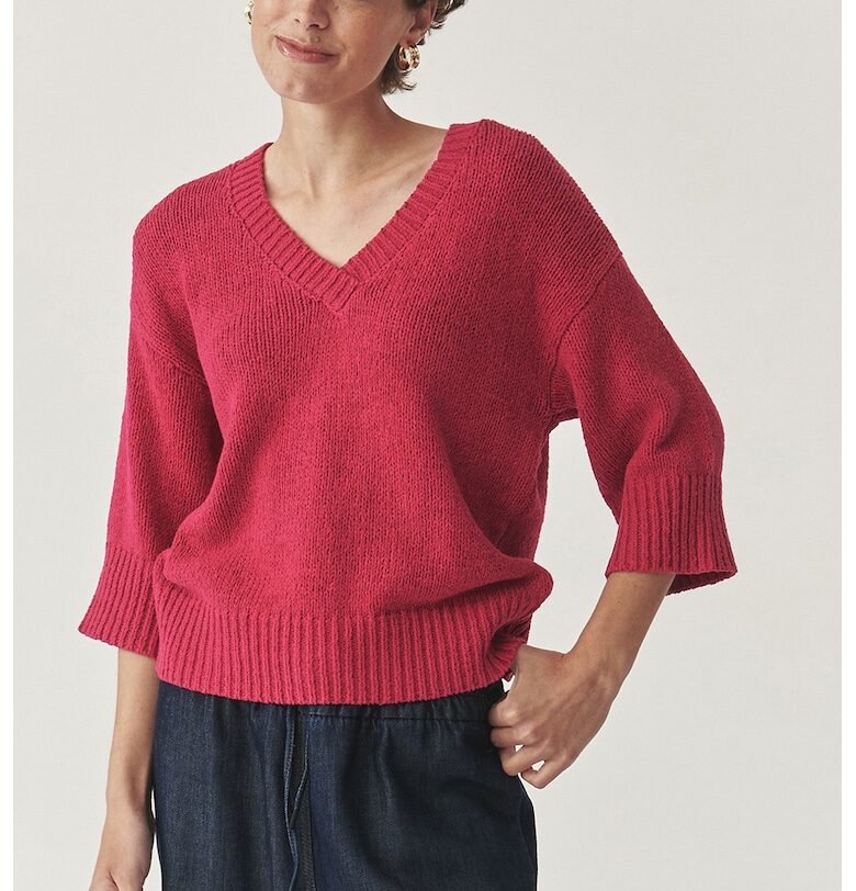 Пуловер с шпиц и 3/4 ръкави - Ягодово червено - Tatuum