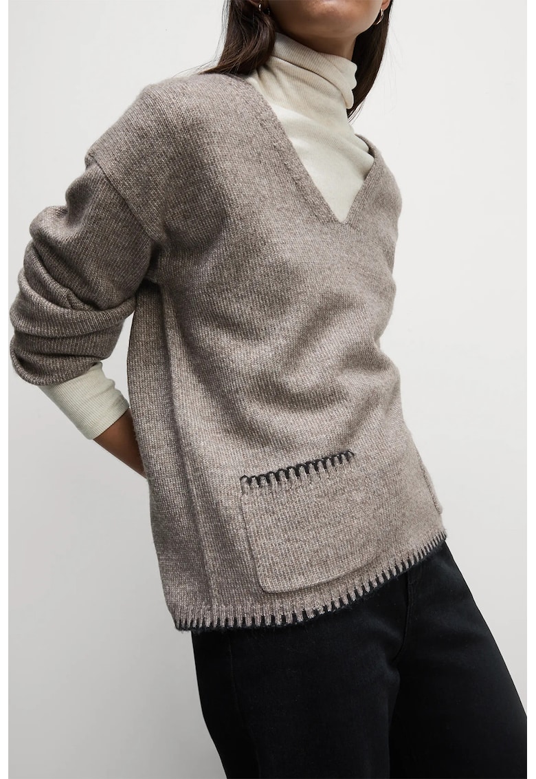 Пуловер с шпиц и паднали ръкави Marks  Spencer