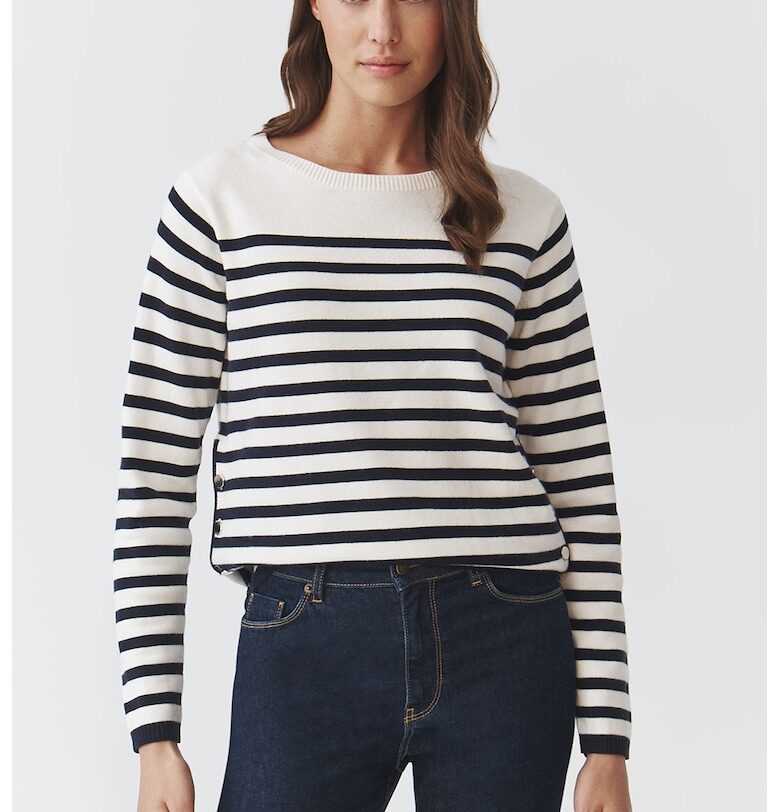 Раиран пуловер с овално деколте Tatuum