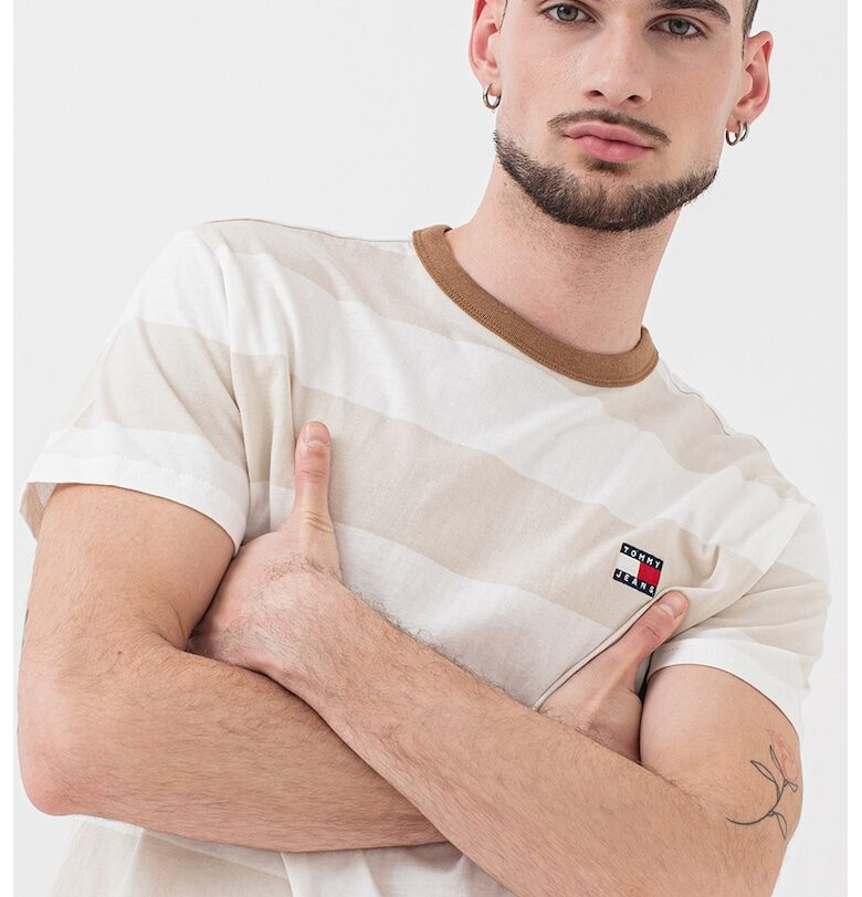 Раирана памучна тениска с лого Tommy Jeans