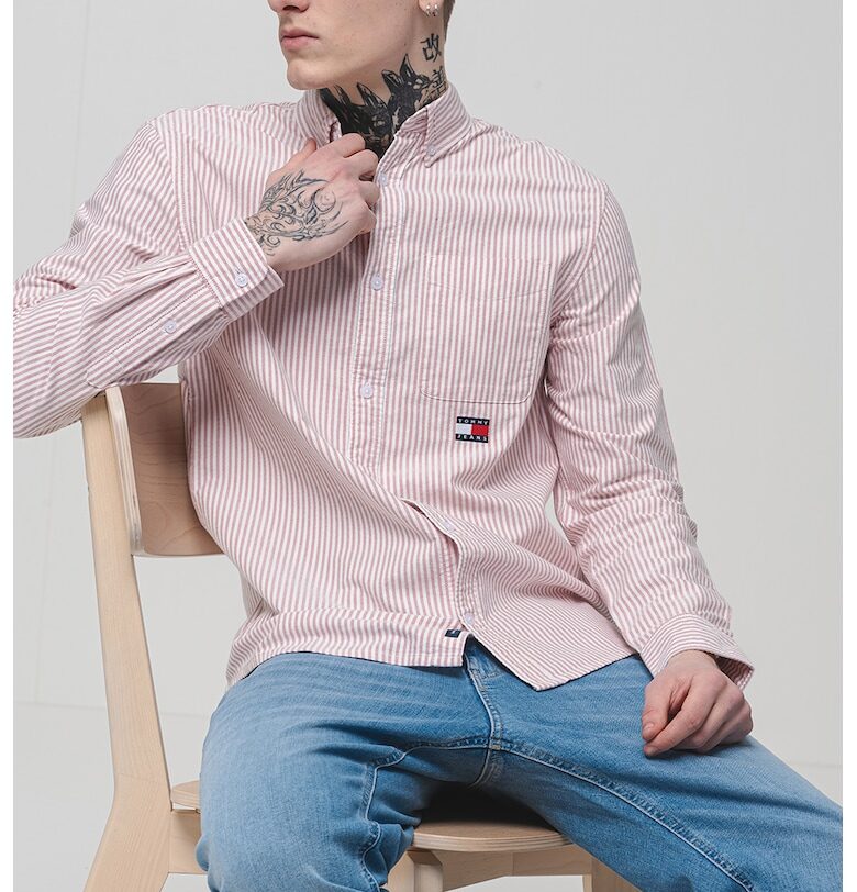 Раирана риза с джоб на гърдите Tommy Jeans