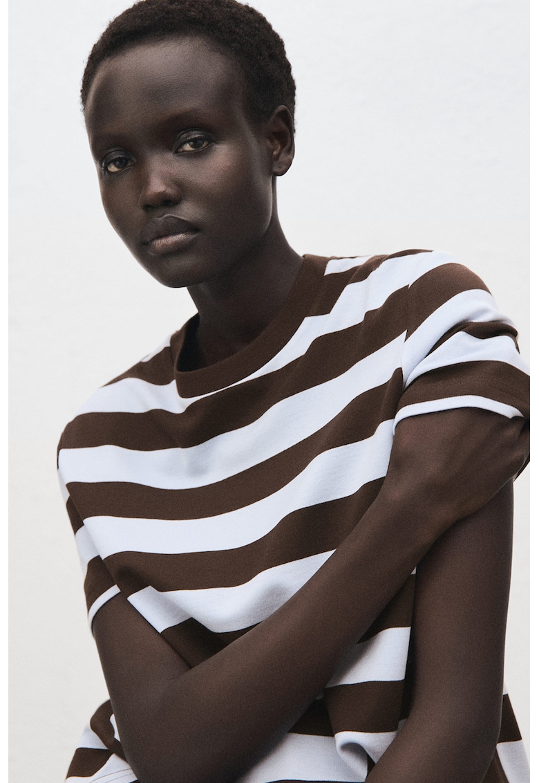 Раирана тениска с овално деколте Mango