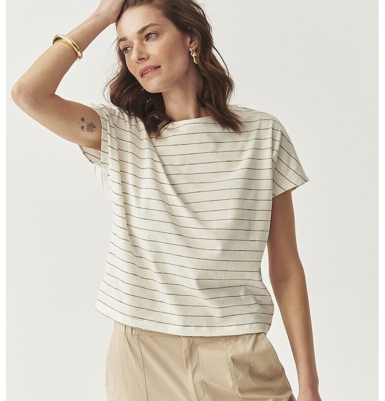 Раирана тениска с овално деколте Tatuum