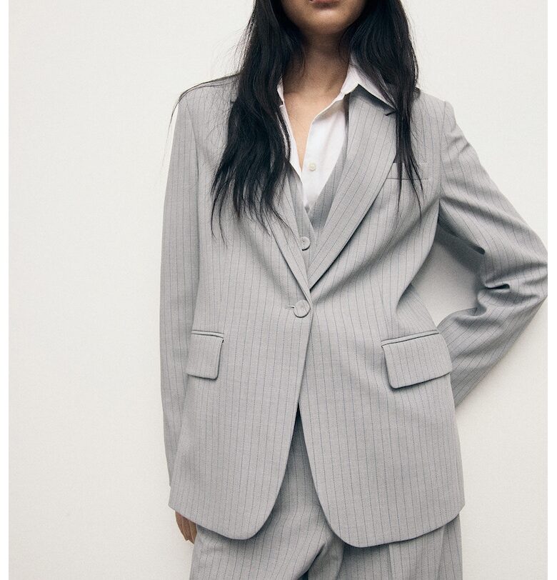 Раирано сако с копчета Mango