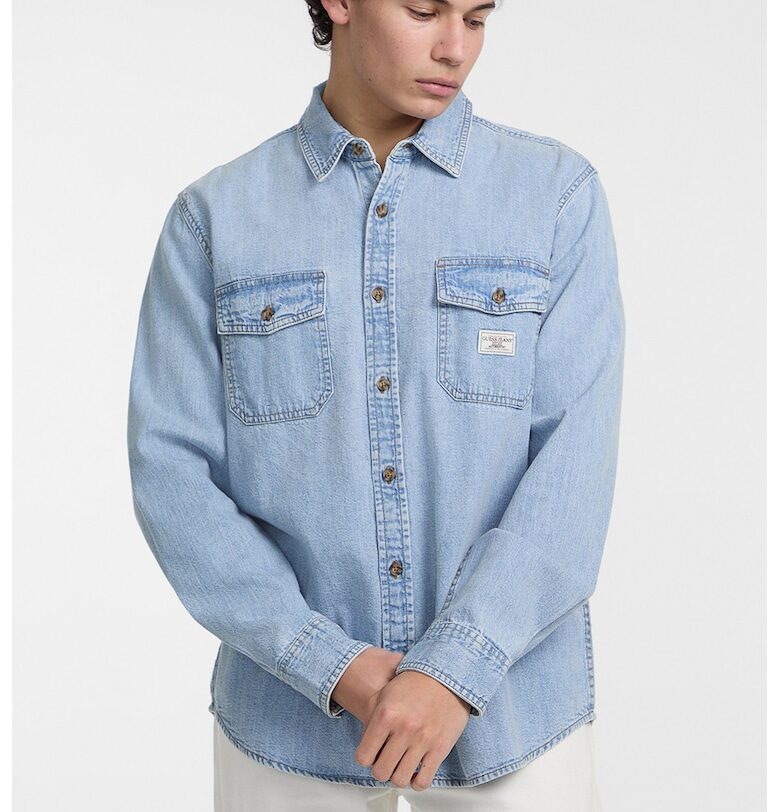 Риза от деним с джобове с капаче GUESS JEANS