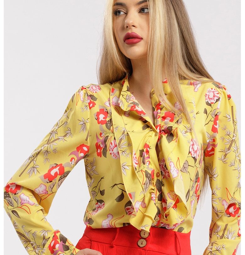 Риза с десен и набирания CAMISSI
