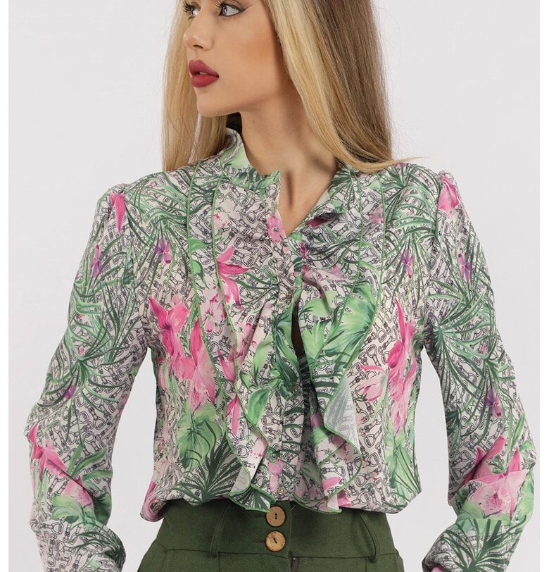 Риза с десен и набирания CAMISSI