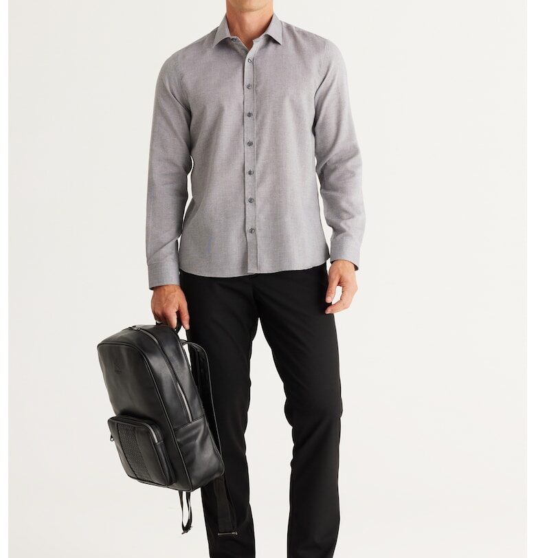 Риза с остра яка ACCo