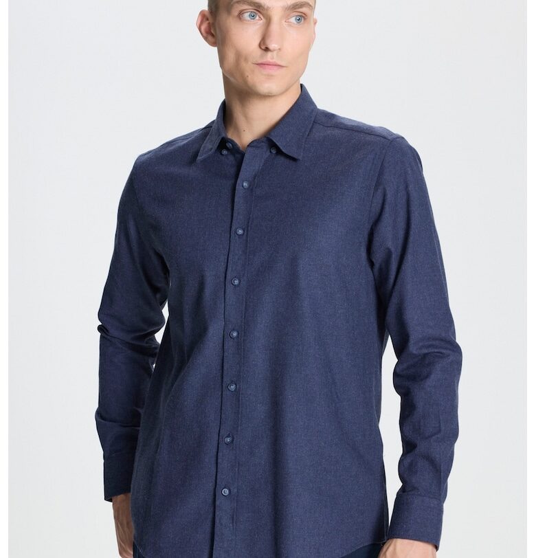 Риза с остра яка ACCo