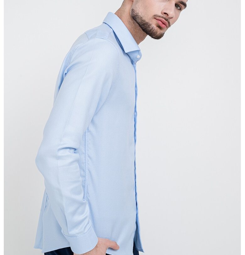 Риза с остра яка CALVIN KLEIN