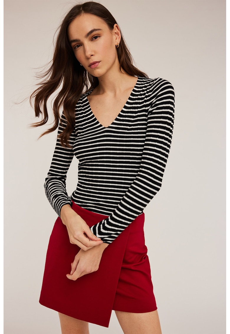 Рипсен пуловер с шпиц Motivi