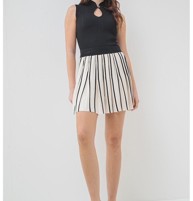 Рипсен топ с отвор GUESS