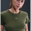 Рипсена слим тениска Nike