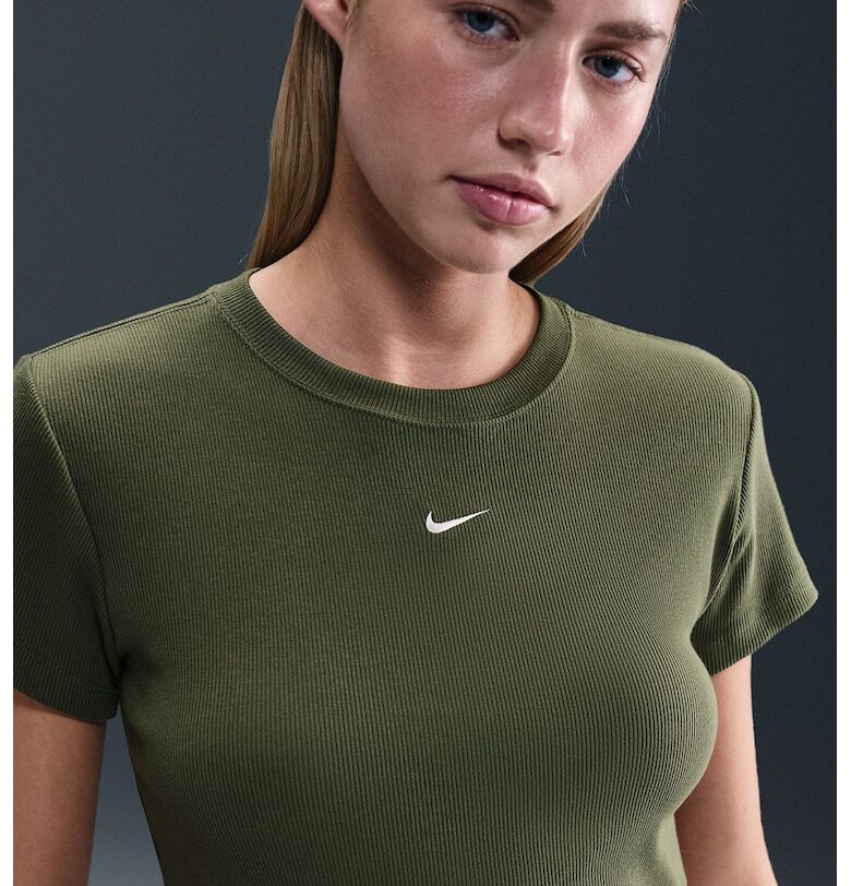 Рипсена слим тениска Nike