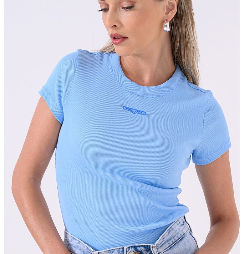 Рипсена слим тениска с овално деколте Tommy Jeans