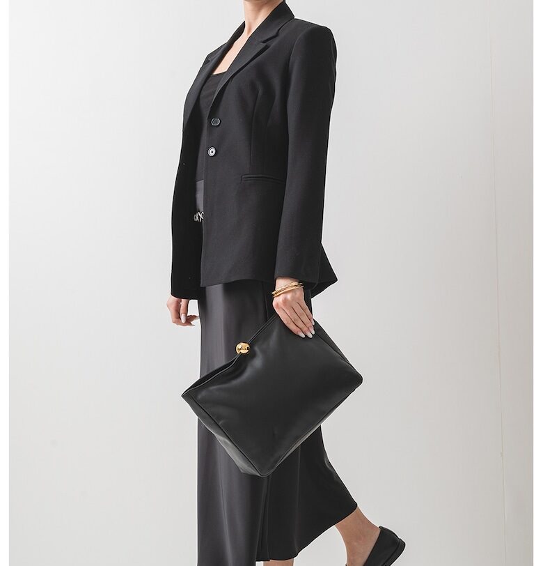 Сако по тялото с обшити джобове Gina Tricot