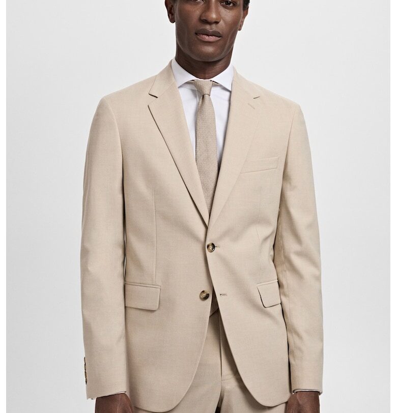 Сако с джобове с капаче Mango