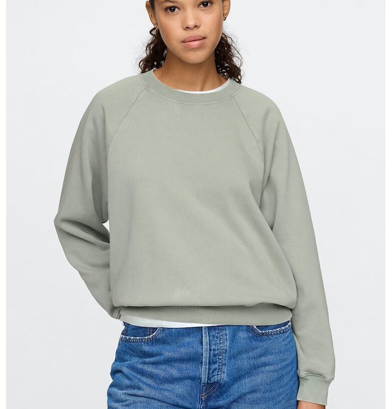 Свободен суитшърт с ръкави реглан GAP