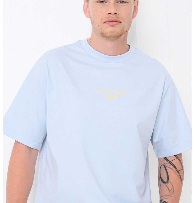 Свободна тениска с лого CALVIN KLEIN JEANS