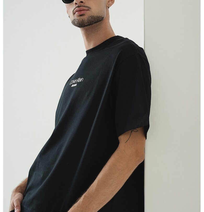 Свободна тениска с лого CALVIN KLEIN JEANS