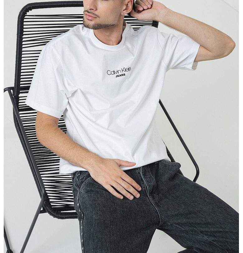 Свободна тениска с лого CALVIN KLEIN JEANS