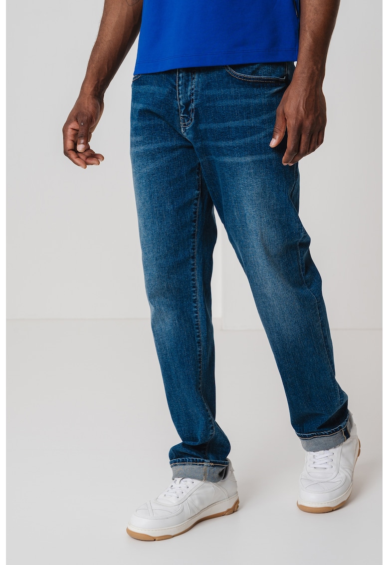 Свободни дънки с изчистен дизайн ARMANI EXCHANGE