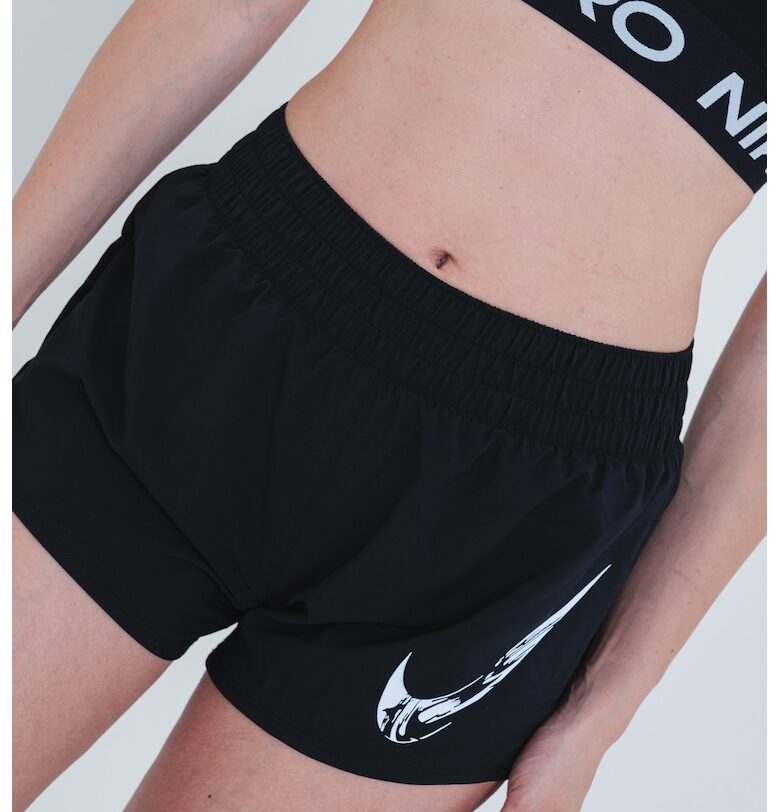 Свободни шорти за бягане Nike