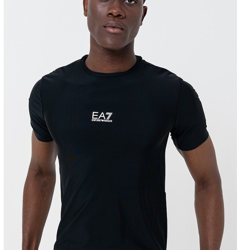 Силно прилепнала тениска с лого EA7