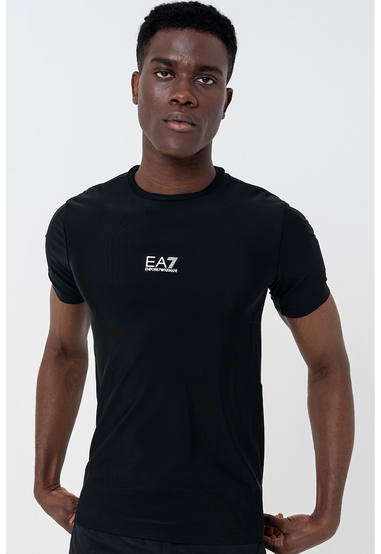 Силно прилепнала тениска с лого EA7