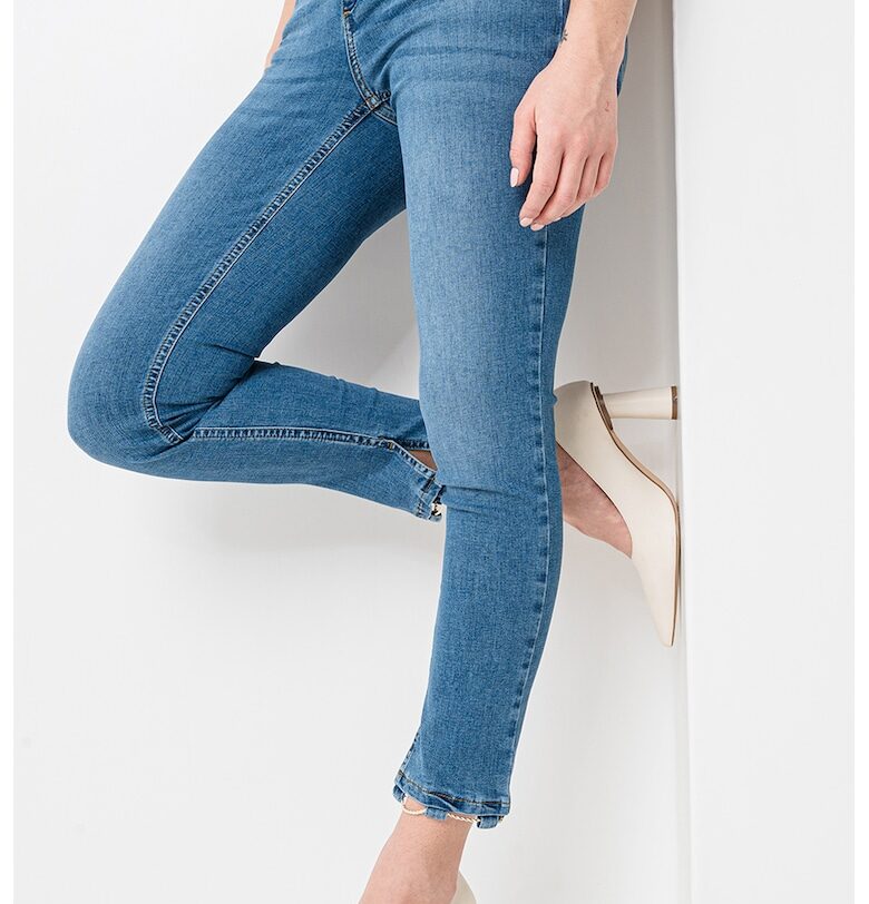 Скъсени слим дънки със средна талия Liu Jo