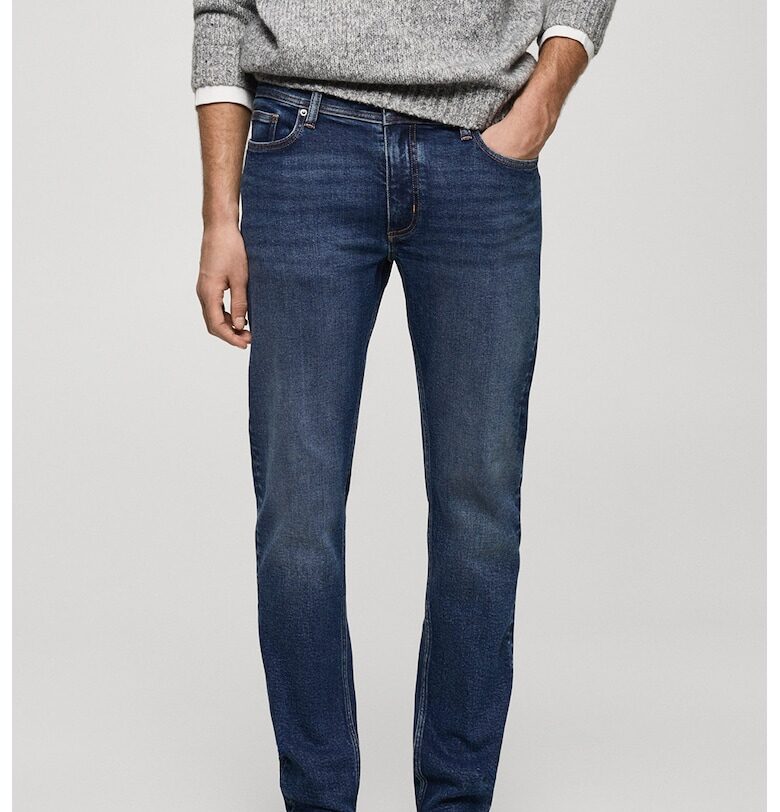 Слим дънки със захабен ефект Mango