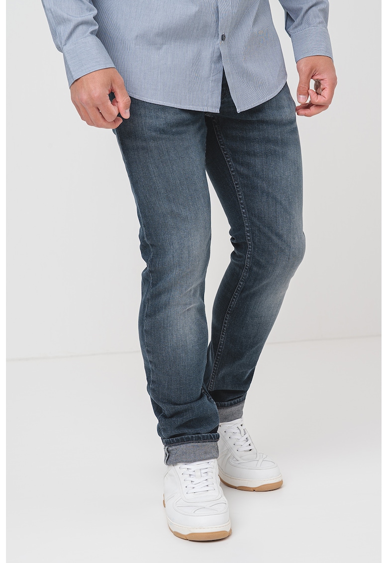 Слим дънки със средна талия HUGO