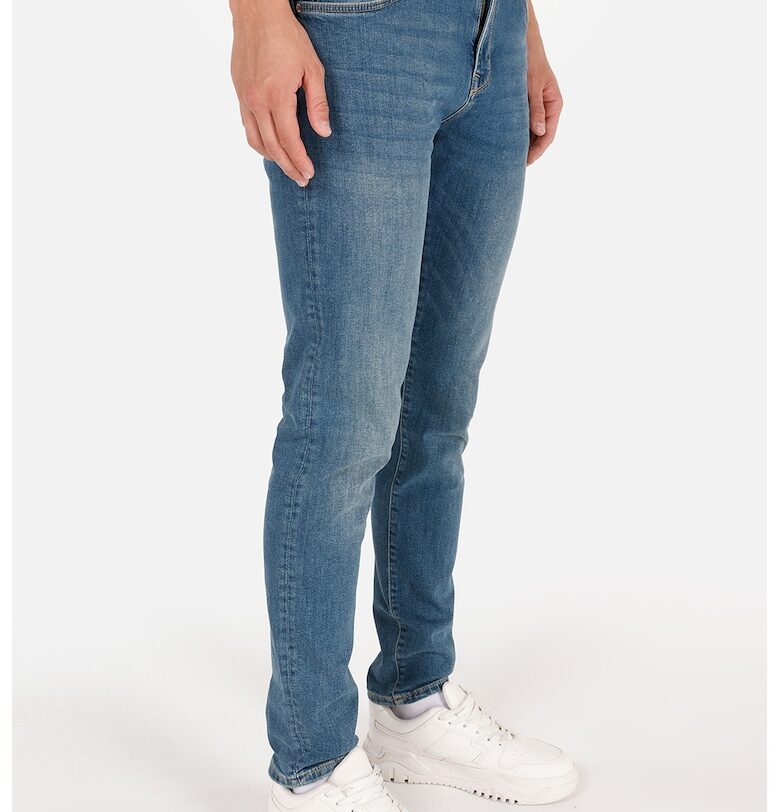 Слим дънки със средновисока талия COLINS