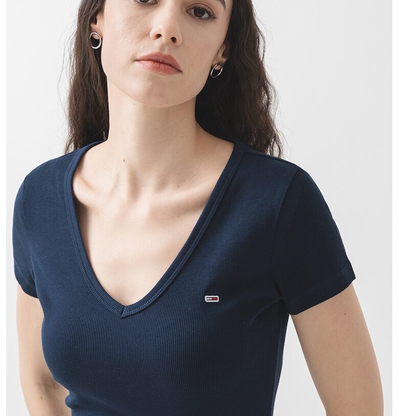 Слим тениска с шпиц Tommy Jeans