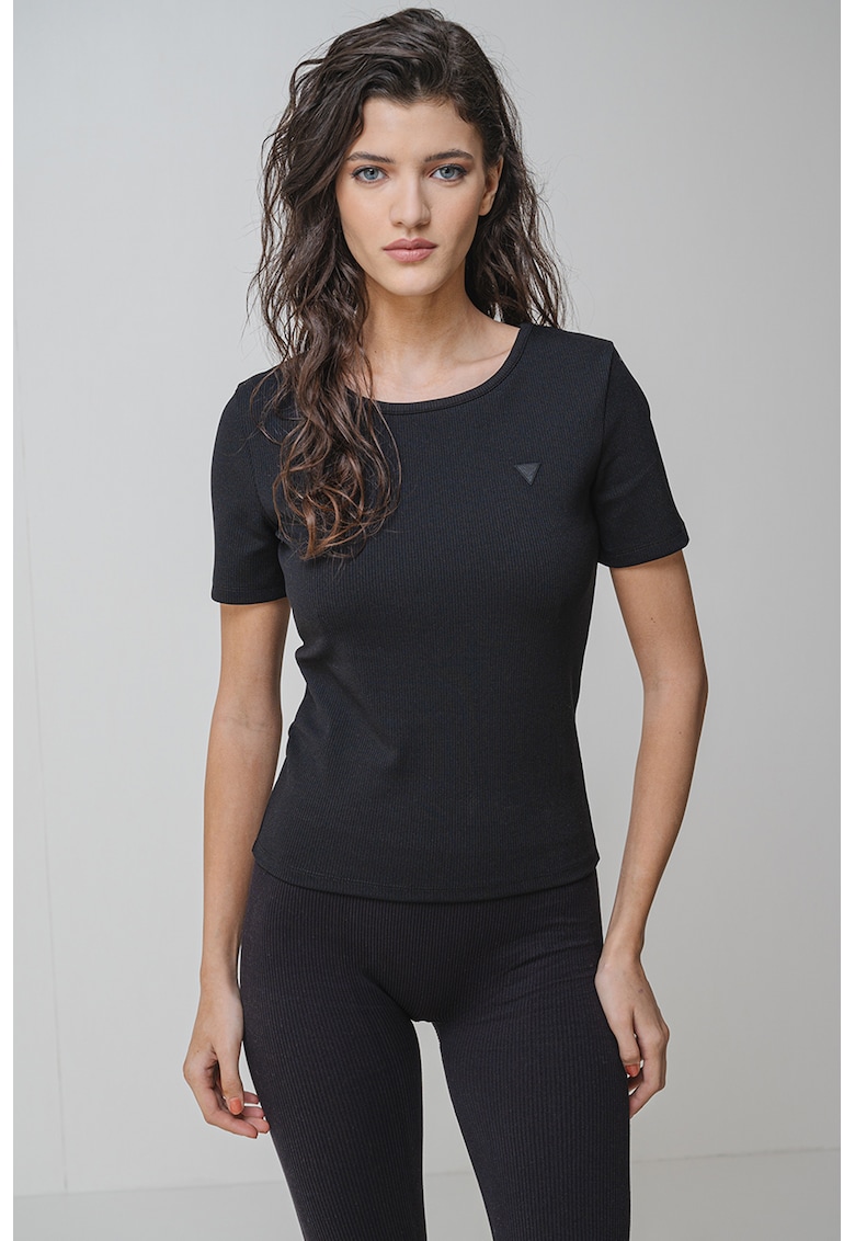 Слим фитнес тениска GUESS