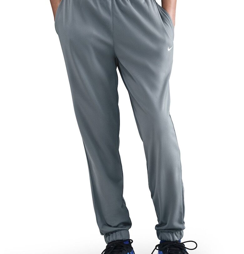 Спортен екип с лого Nike