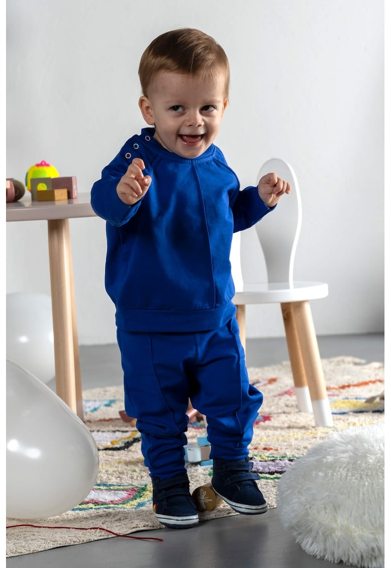 Спортен екип с овално деколте - 2 части Naeve