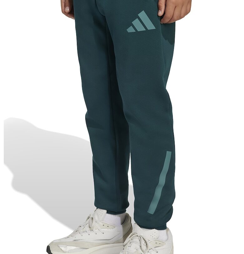 Спортен панталон Z.N.E с връзка adidas Sportswear