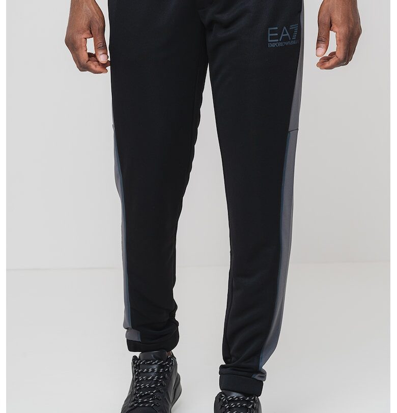 Спортен панталон с връзка EA7