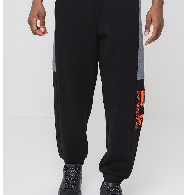 Спортен панталон с връзка EA7