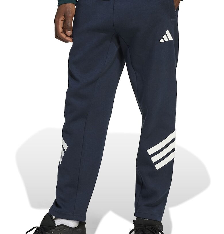 Спортен панталон с джобове встрани adidas Sportswear