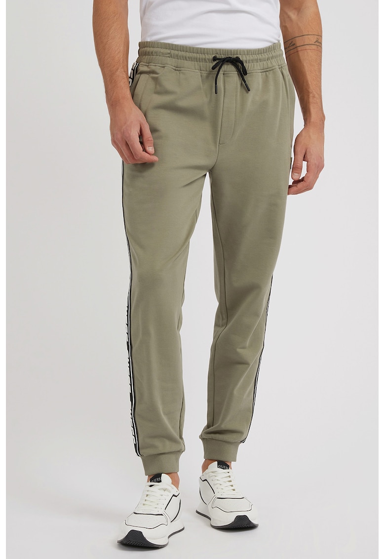 Спортен панталон с лого и връзки GUESS