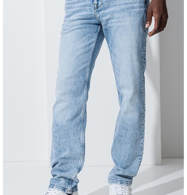 Стандартни дънки Tommy Hilfiger