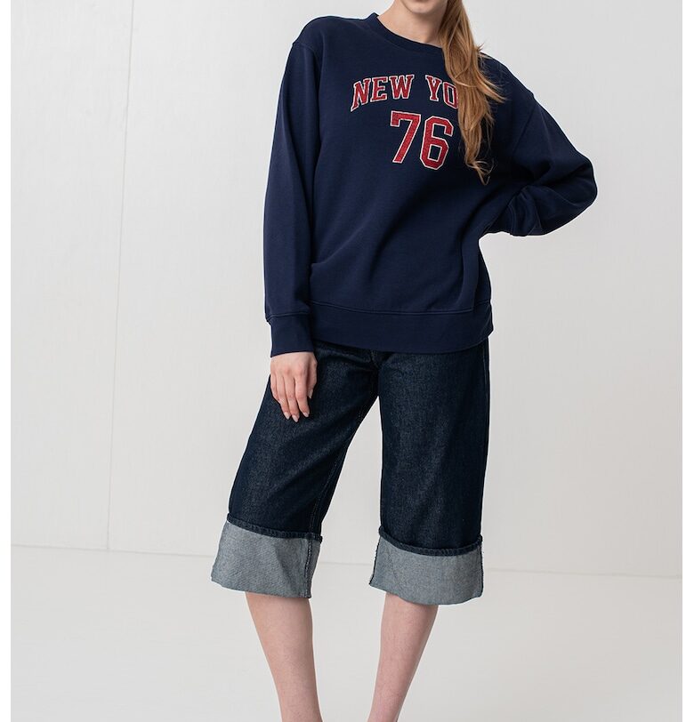 Суитшърт с надпис GAP